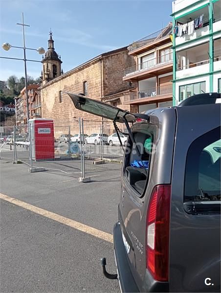 Usado Peugeot Partner Tepee Outdoor 100 CV (73 kW) 2016 Marrón Monovolumen