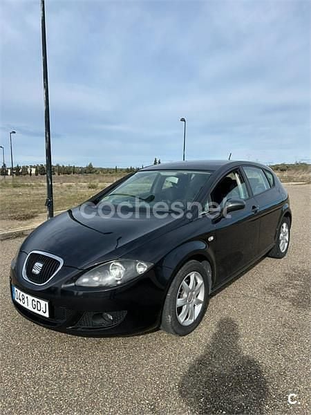Negro Usado 2008 Seat Leon Sport Berlina | 3900 € (Buen precio) - Imagen 1/4