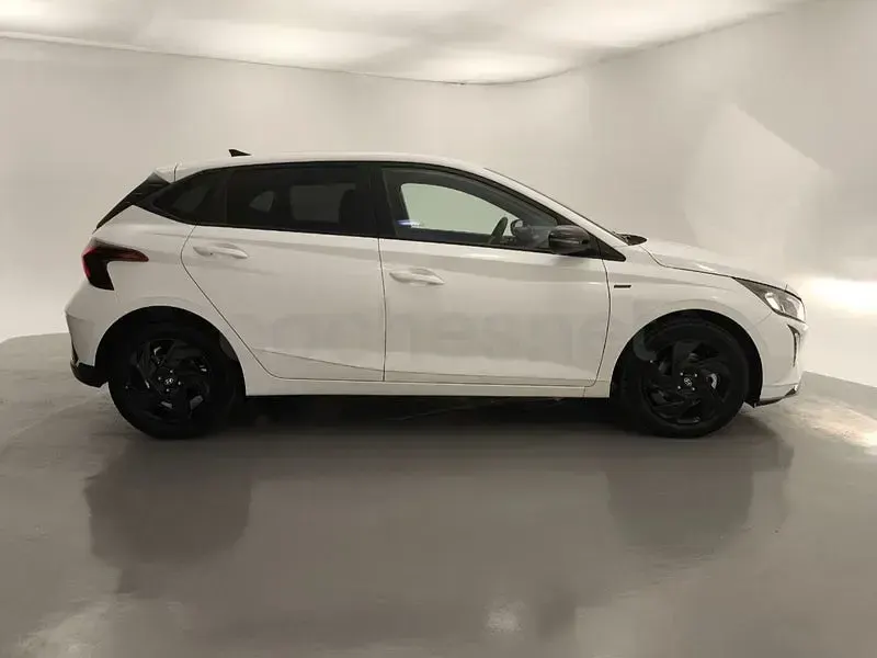 Nuevo Hyundai i20 Blackline 90 CV (66 kW) 2026 Blanco Utilitario