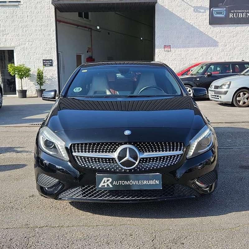 Usado Mercedes A220 Urban 109 CV (80 kW) 2013 Negro Utilitario