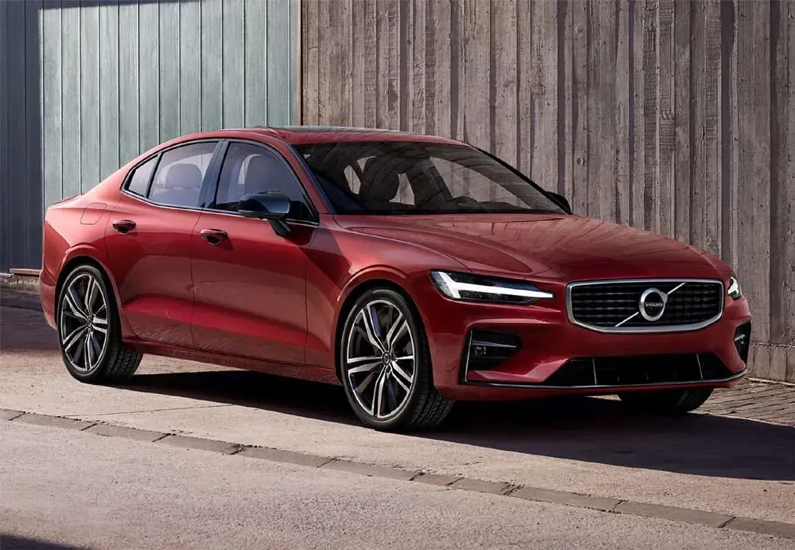 Usado Volvo S60 Momentum 150 CV (110 kW) 2018 Negro Berlina
