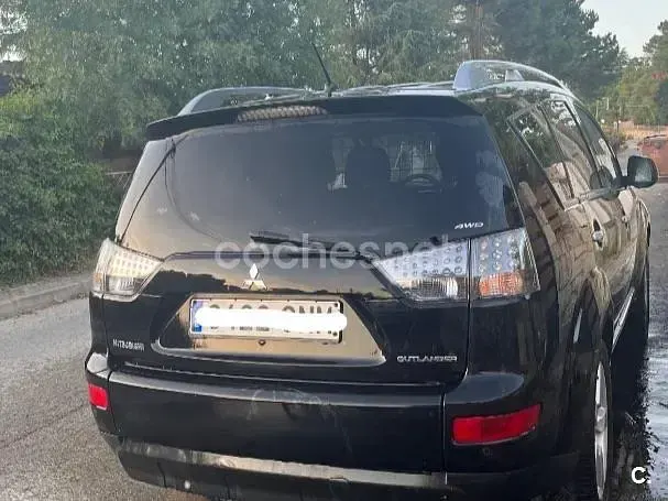 Usado Mitsubishi Outlander Plus 170 CV (125 kW) 2008 Negro SUV