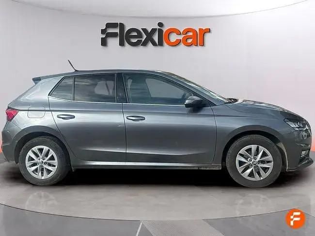 Usado Skoda Fabia 95 HP (69 kW) 2024 Cinzento Sedan