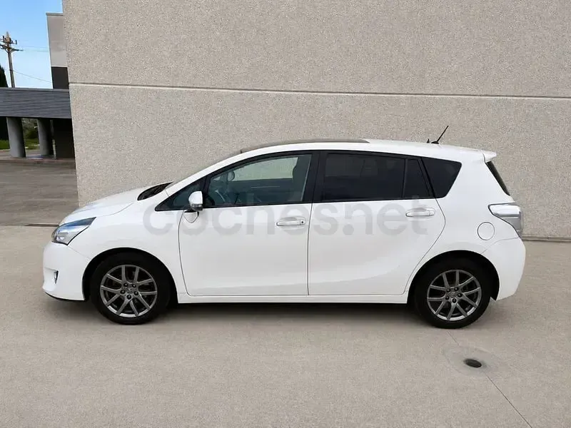 Usado Toyota Verso Advance 112 CV (82 kW) 2015 Blanco Monovolumen