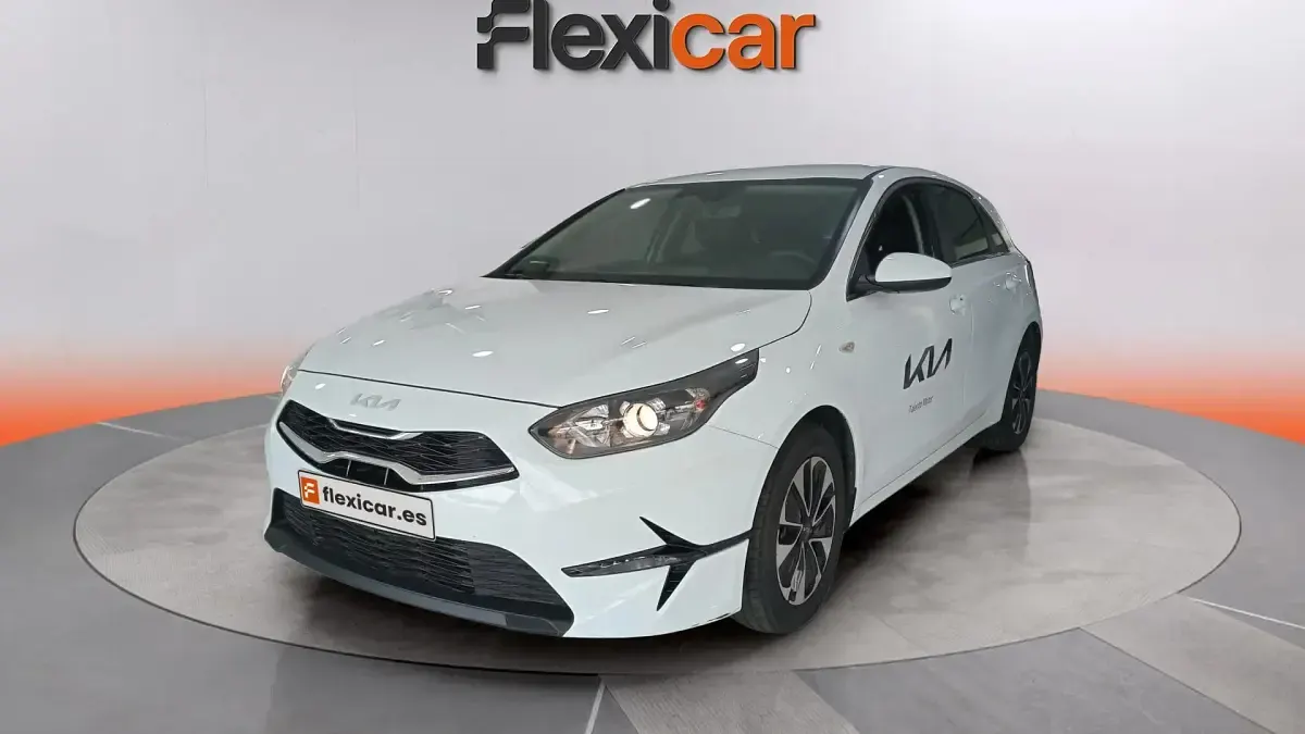 Usado Kia Ceed 101 CV (74 kW) 2024 Blanco Utilitario