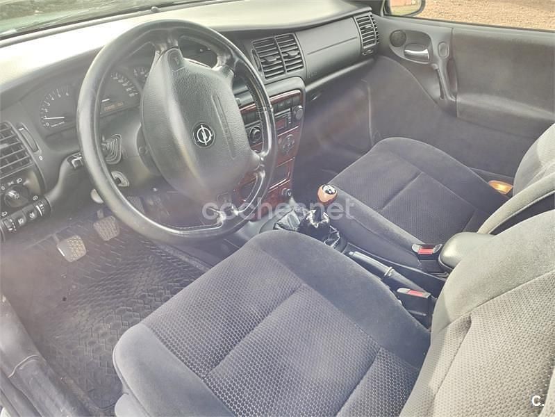 Verde Usado 2000 Opel Vectra Elegance Berlina | 3300 € - Imagen 1/4