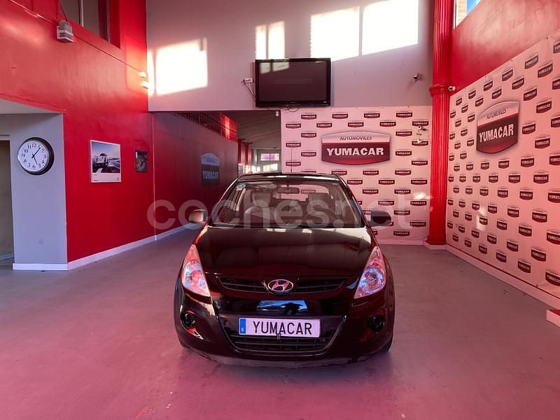 Negro Usado 2010 Hyundai i20 Classic Berlina | 4990 € (Precio justo) - Imagen 1/4