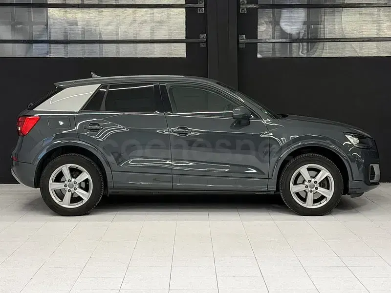Usado Audi Q2 Design 116 CV (85 kW) 2018 Gris / plata SUV