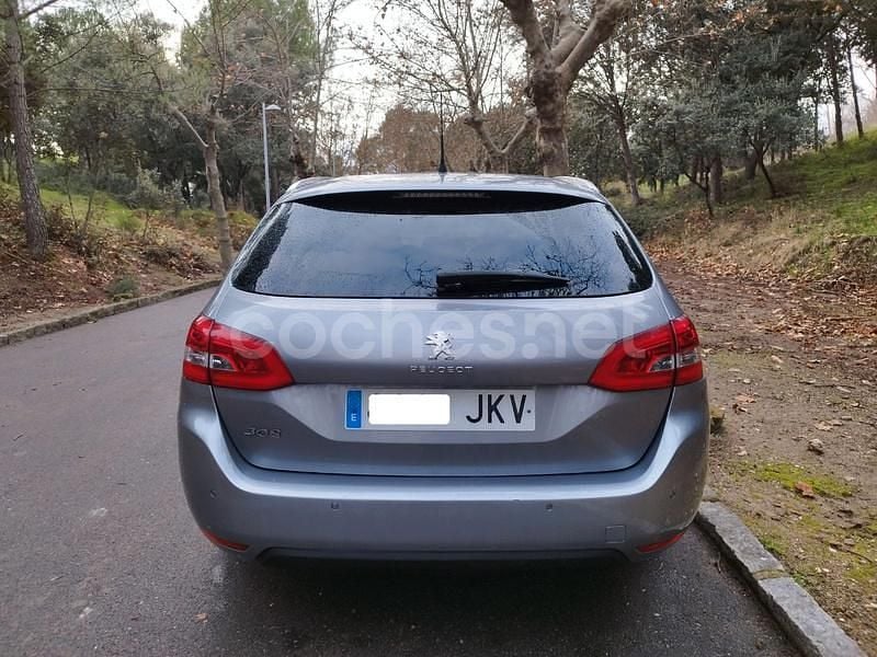 Usado Peugeot 308 SW Style 120 CV (88 kW) 2015 Gris Familiar