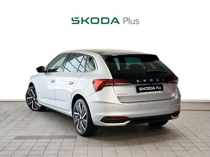 Usado Skoda Scala 150 CV (110 kW) 2024 Gris plata Utilitario