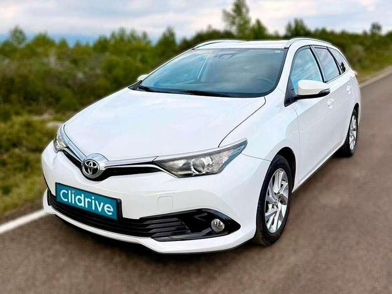 Usado Toyota Auris 116 CV (85 kW) 2017 Blanco Utilitario