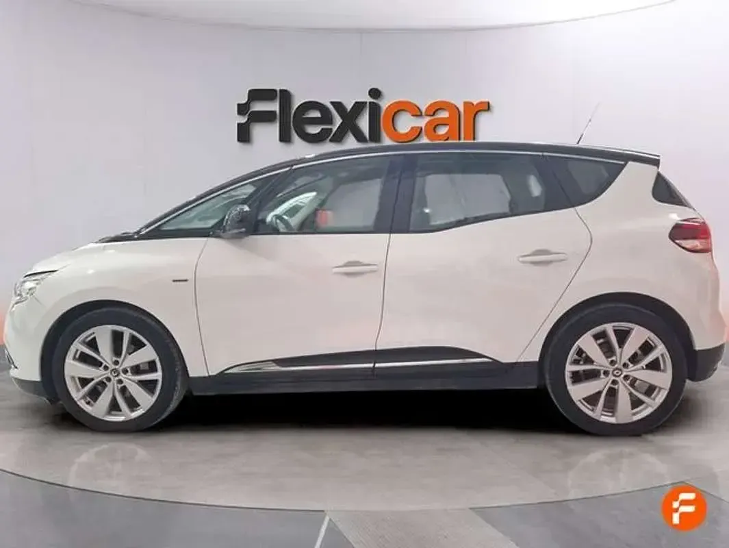 Usado Renault Scénic LIMITED 120 CV (88 kW) 2019 Blanco Monovolumen