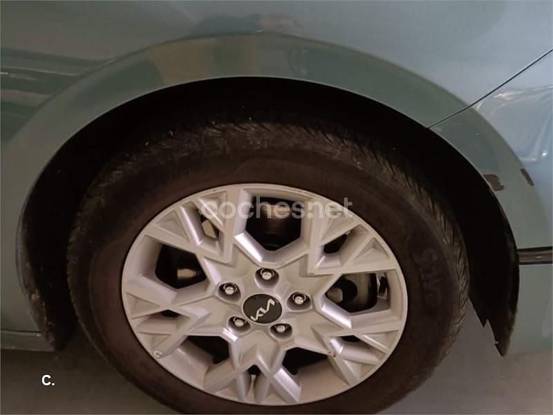 Usado Kia Ceed 120 CV (88 kW) 2023 Verde Utilitario