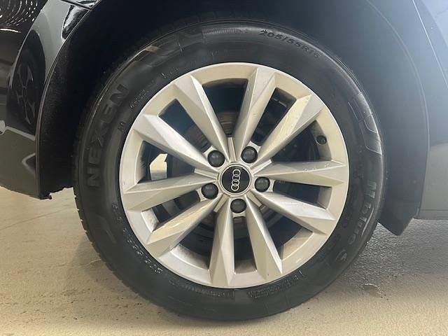 Usado Audi A3 Sportback 110 CV (80 kW) 2023 Negro brillante Utilitario