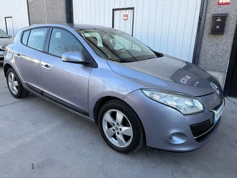 Usado Renault Mégane III Dynamique 110 CV (80 kW) 2011 Azul Berlina