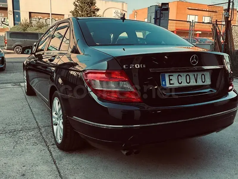 Usado Mercedes C200 Avantgarde 136 CV (100 kW) 2010 Azul Berlina