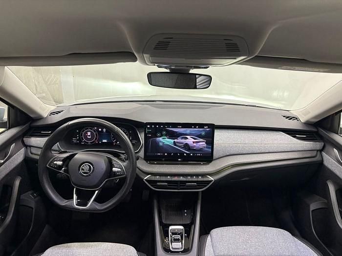 Usado Skoda Octavia 150 CV (110 kW) 2025 Gris plata