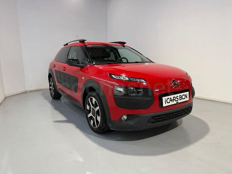 Usado Citroën C4 Feel 82 CV (60 kW) 2016 Rojo Berlina