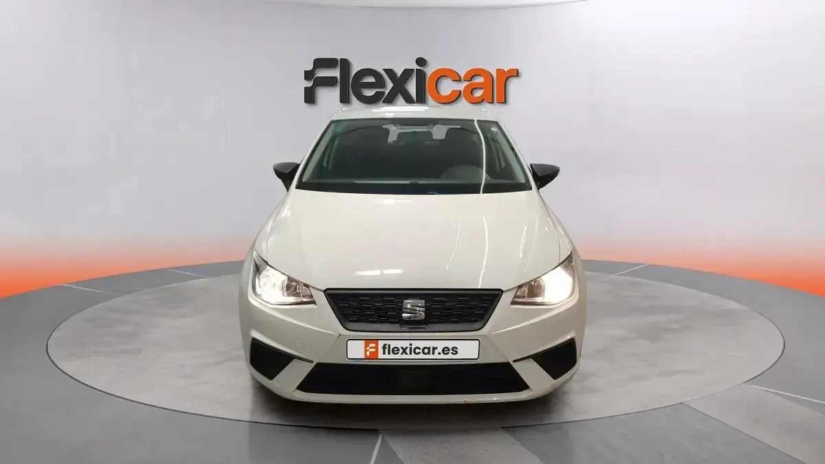 Usado Seat Ibiza Style Plus 80 CV (58 kW) 2019 Blanco Utilitario