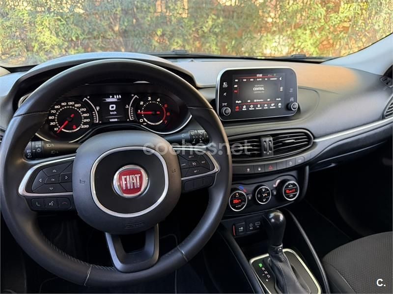 Usado Fiat Tipo Lounge 120 CV (88 kW) 2017 Rojo Berlina