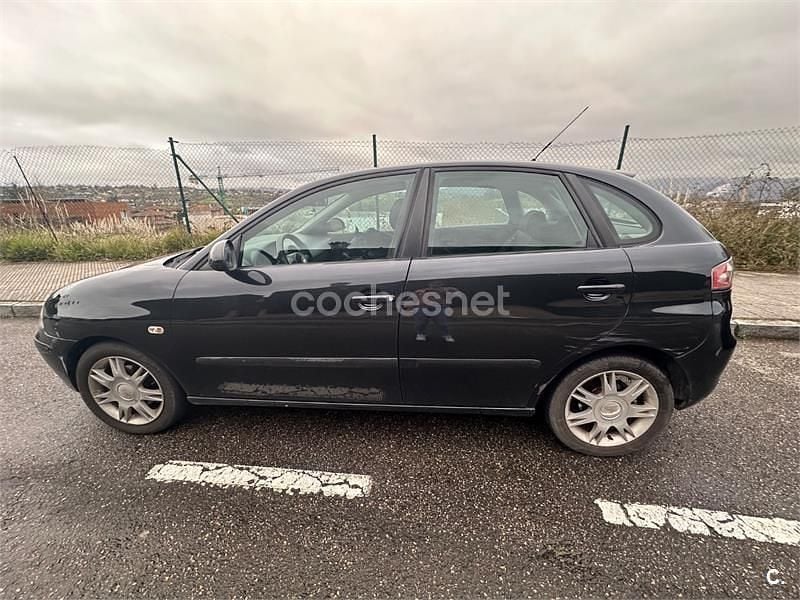Usado Seat Ibiza Reference 100 CV (73 kW) 2007 Negro Utilitario