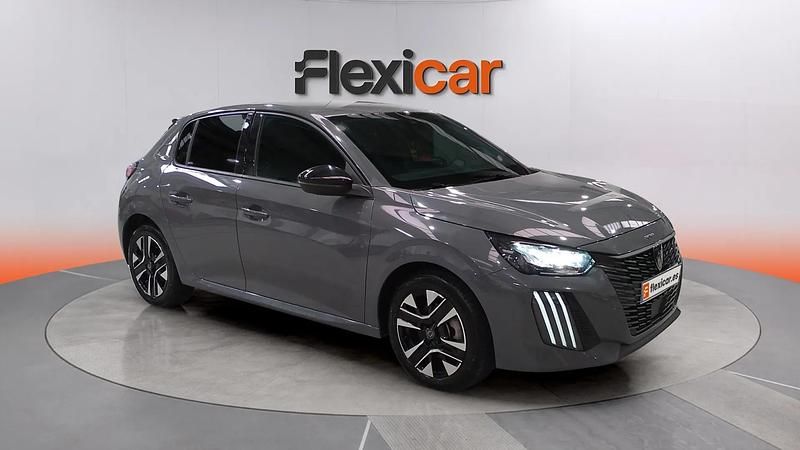 Usado Peugeot 208 Allure 101 CV (74 kW) 2025 Gris Utilitario