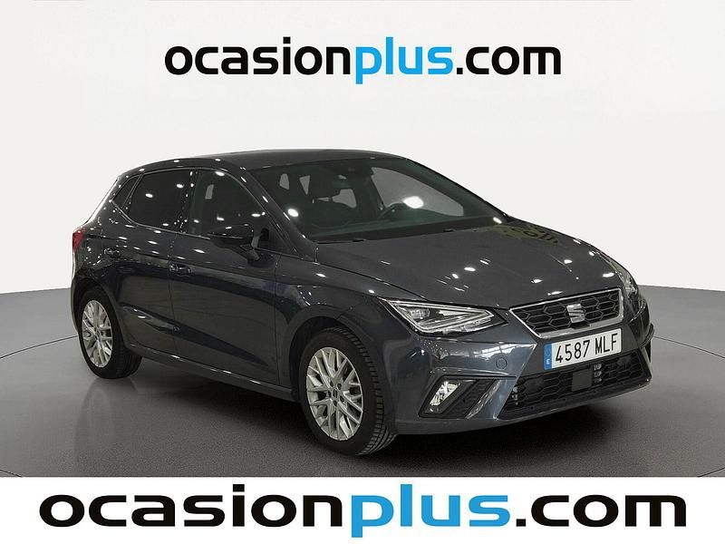 Usado Seat Ibiza FR 110 CV (80 kW) 2023 Gris Utilitario
