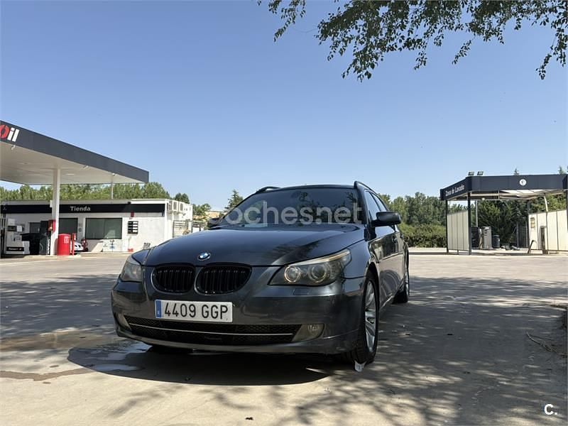 Gris / plata Usado 2008 BMW 520 Comfort Edition Familiar | 5499 € (Precio justo) - Imagen 1/4