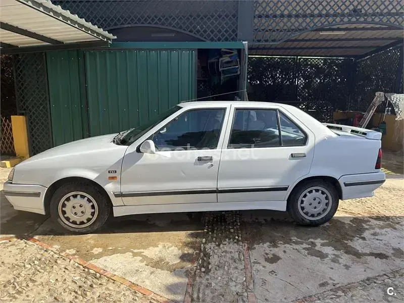Usado Renault R9 95 CV (69 kW) 1995 Blanco Berlina