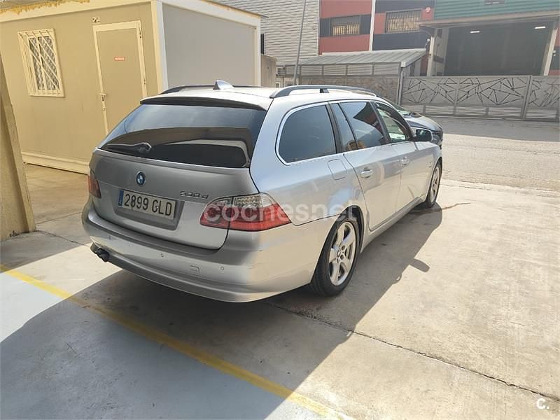 Usado BMW 530 235 CV (172 kW) 2009 Gris / plata Familiar