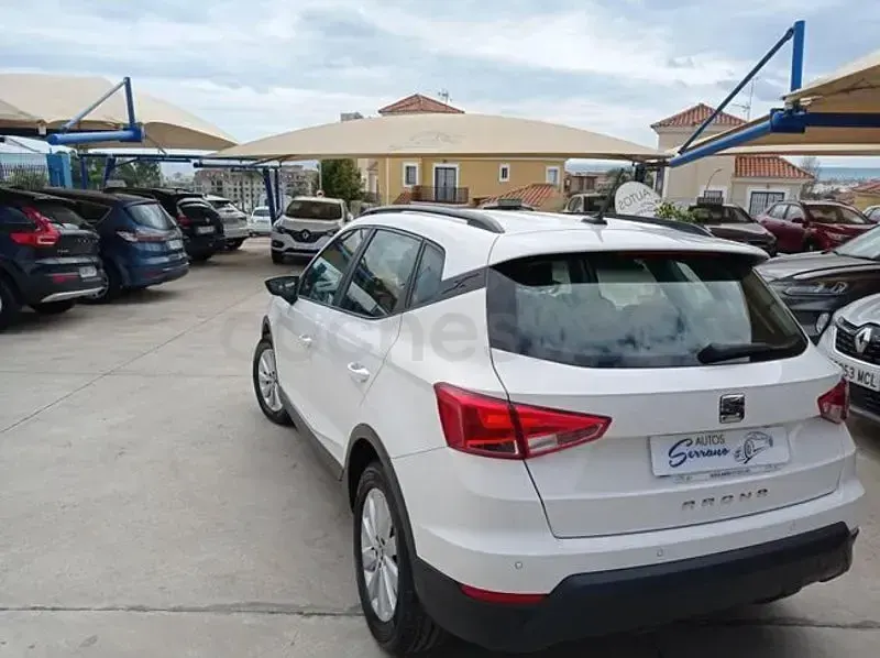 Usado Seat Arona Style 110 CV (80 kW) 2021 Blanco SUV