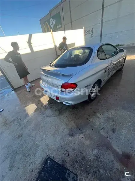 Usado Hyundai Coupé 114 CV (83 kW) 2000 Gris / plata Coupe