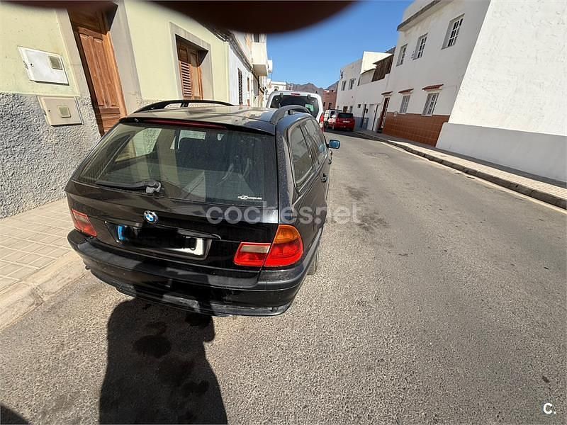Negro Usado 2002 BMW 330 Familiar | 4000 € (Precio justo) - Imagen 1/4
