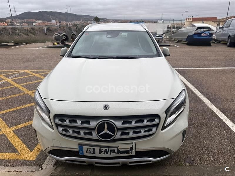 Usado Mercedes GLA220 177 CV (130 kW) 2017 Blanco SUV