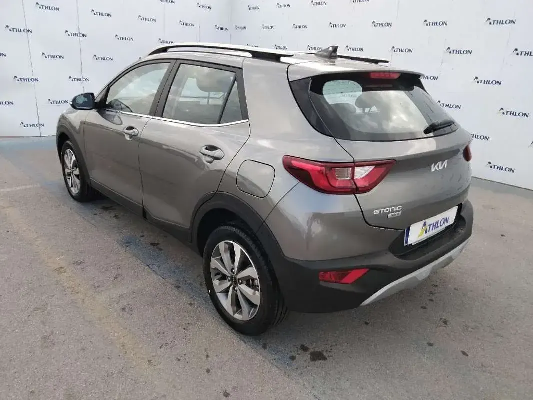 Nuevo Kia Stonic 101 CV (74 kW) 2025 Gris SUV
