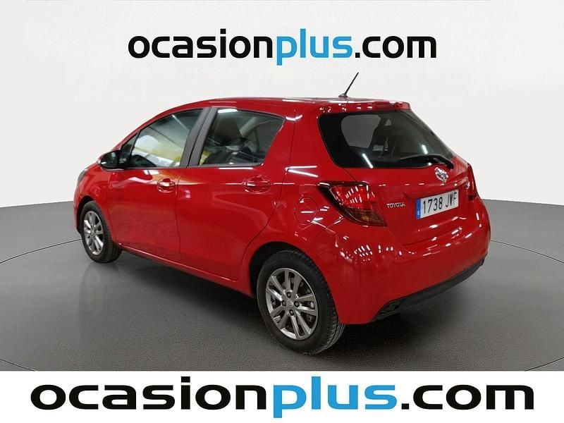 Usado Toyota Yaris City 69 CV (50 kW) 2017 Rojo Utilitario