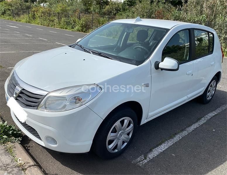 Usado Dacia Sandero Lauréate 75 CV (55 kW) 2011 Blanco Berlina