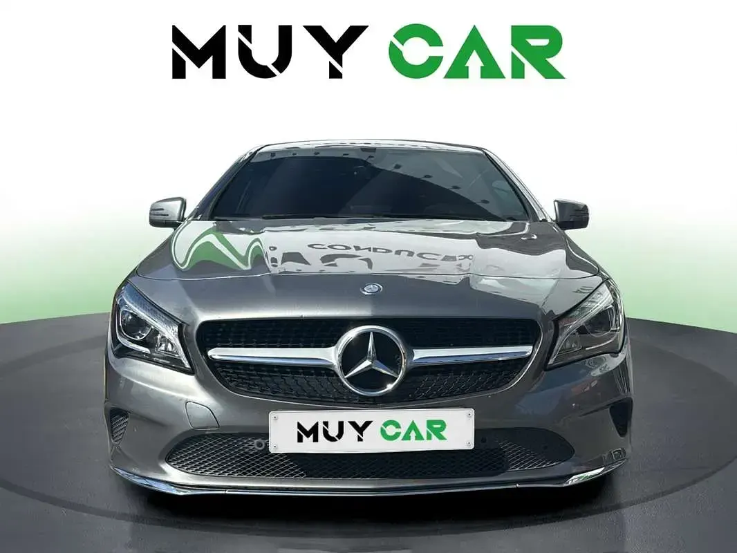 Usado Mercedes CLA200 Shooting Brake Urban 156 CV (114 kW) 2016 Gris / plata Familiar