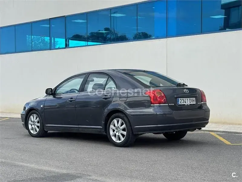 Occasion Toyota Avensis Sol 129 PK (94 kW) 2006 Grijs Sedan