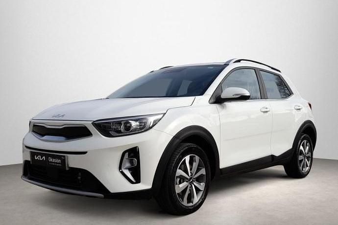 Usado Kia Stonic 121 CV (88 kW) 2024 Blanco SUV