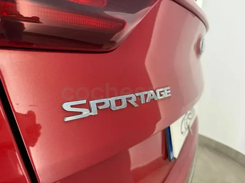Usado Kia Sportage 132 CV (97 kW) 2019 Granate SUV