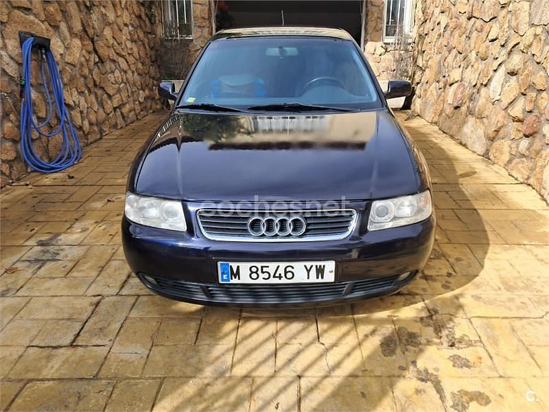 Usado Audi A3 Ambition 110 CV (80 kW) 2000 Azul Berlina