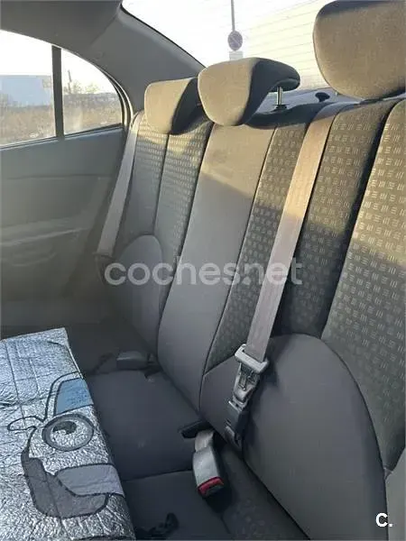 Usado Kia Rio Active 94 CV (69 kW) 2008 Negro Berlina