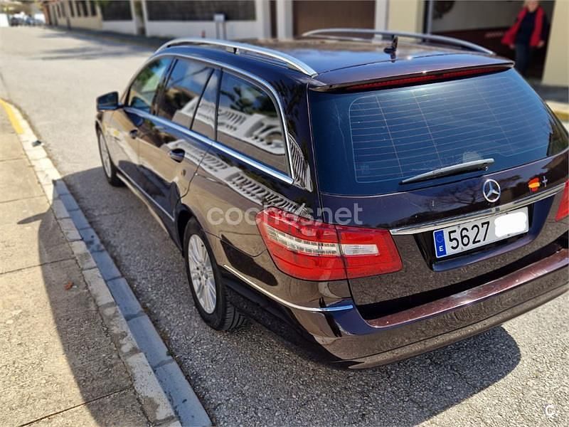 Usado Mercedes E220 Elegance 170 CV (125 kW) 2010 Marrón Familiar