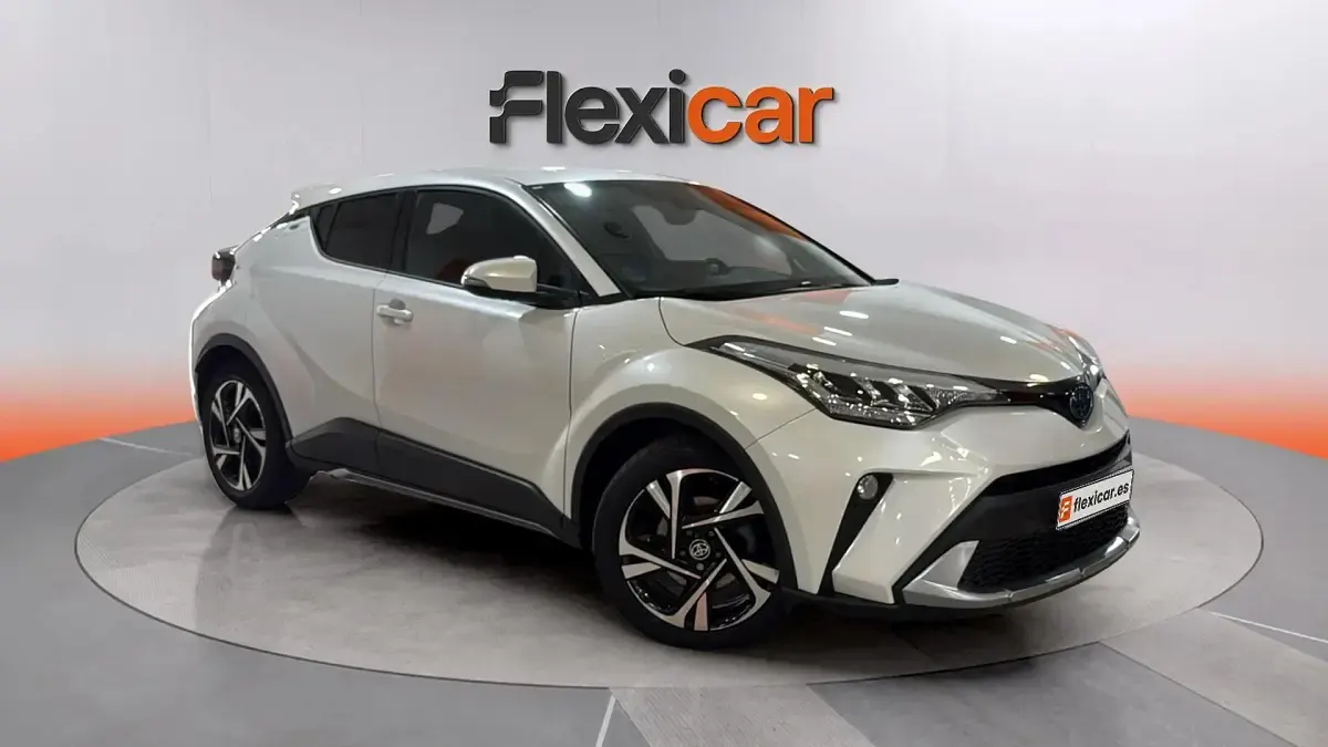 Käytetty Toyota C-HR Advance 184 HP (135 kW) 2023 Katumaasturi