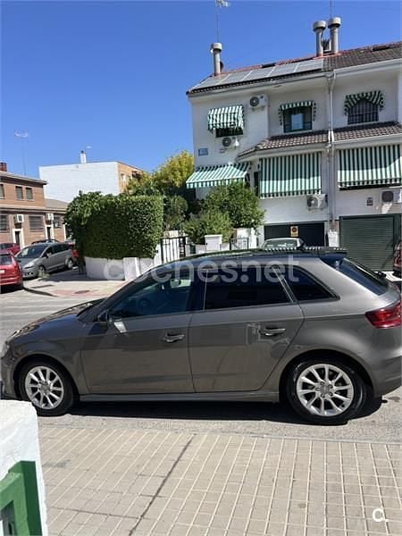Usado Audi A3 Attraction 110 CV (80 kW) 2014 Beige Berlina