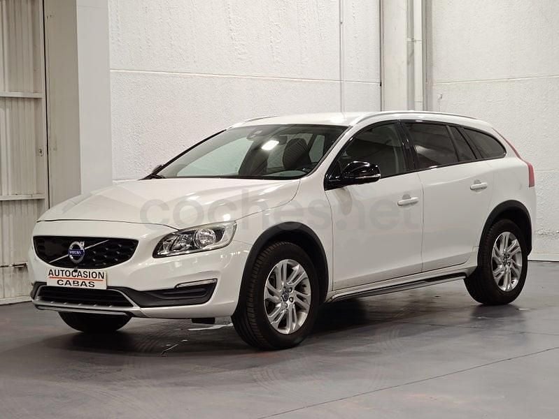 Usado Volvo V60 CC Kinetic 150 CV (110 kW) 2017 Blanco Familiar