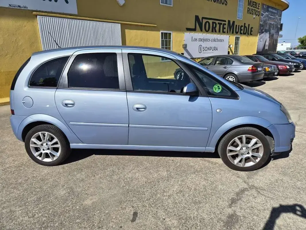 Usado Opel Meriva Cosmo 105 CV (77 kW) 2009 Monovolumen
