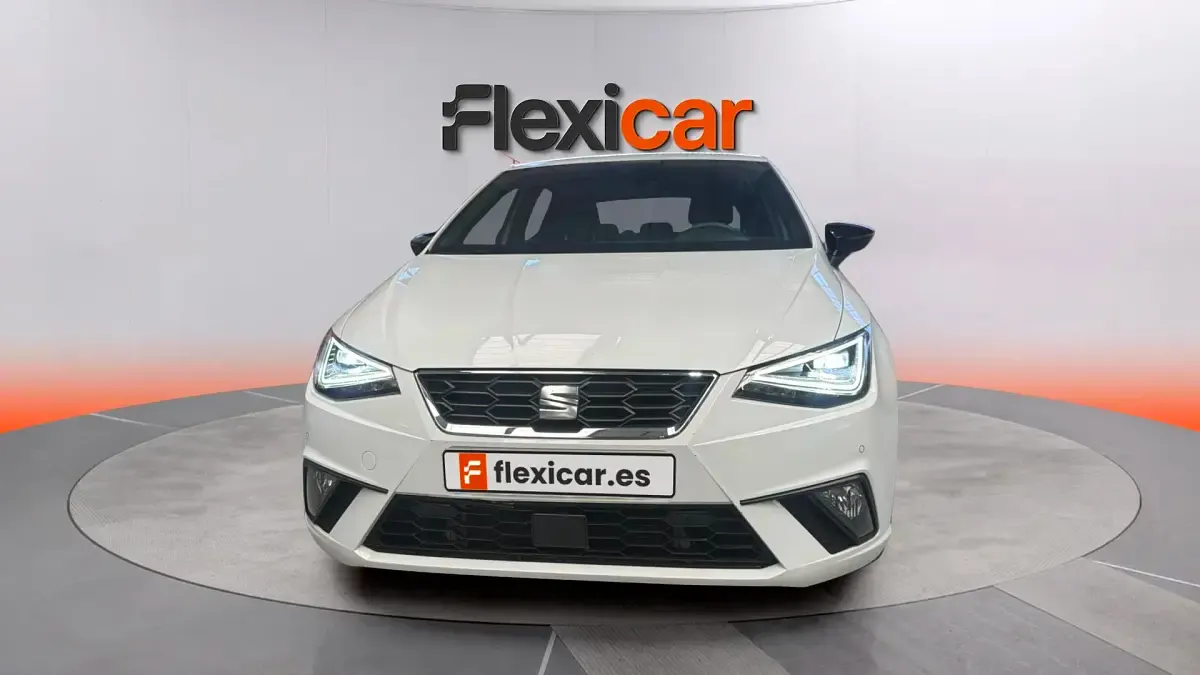 Usado Seat Ibiza FR 110 CV (80 kW) 2023 Blanco Utilitario