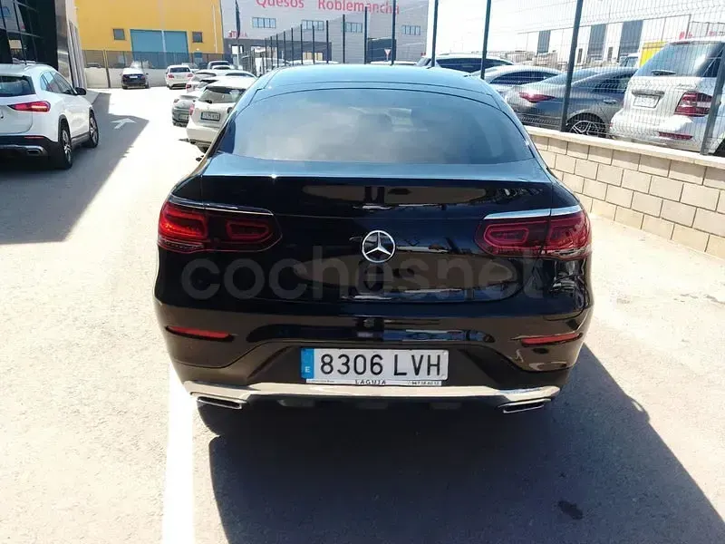 Usado Mercedes GLC300e 320 CV (235 kW) 2021 Negro SUV